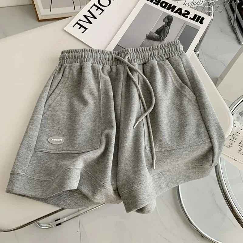 2026 Damen Bequeme lockere weite Hose mit Kordelzug A-Hose Schmale Taille Slim Fit Lässige Sportshorts für Zuhause Vielseitig Neu