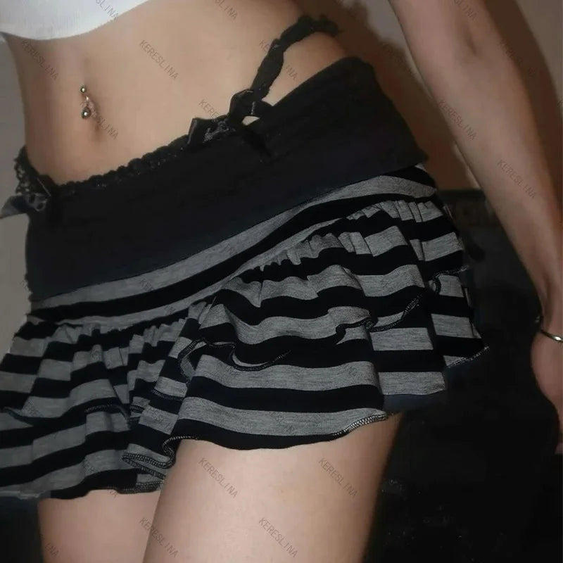 2026 Sommer Neue Damenmode Y2K Grunge Schwarz-Grau Gestreifter Rüschen-Minirock Hoher Bund Elastischer Bund Enger A-Linien-Rock