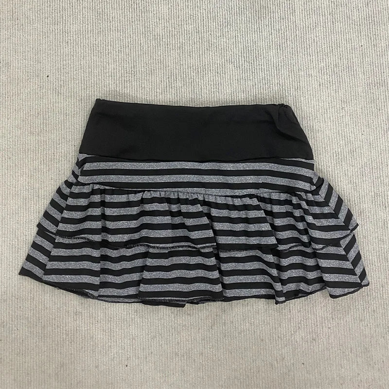 2026 Sommer Neue Damenmode Y2K Grunge Schwarz-Grau Gestreifter Rüschen-Minirock Hoher Bund Elastischer Bund Enger A-Linien-Rock
